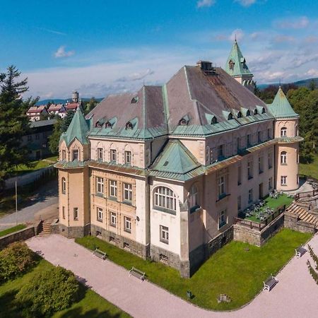 Hotel Vetrov Високе-над-Їзероу Екстер'єр фото