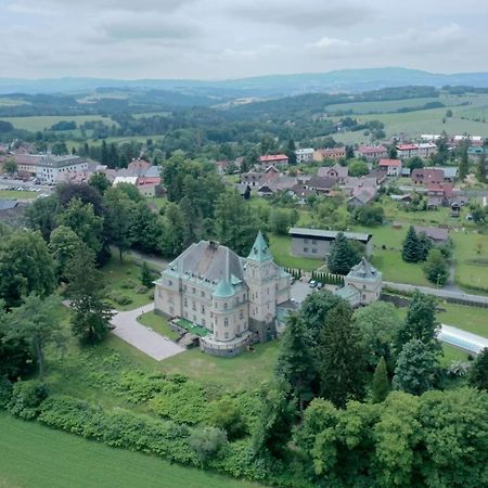Hotel Vetrov Високе-над-Їзероу Екстер'єр фото